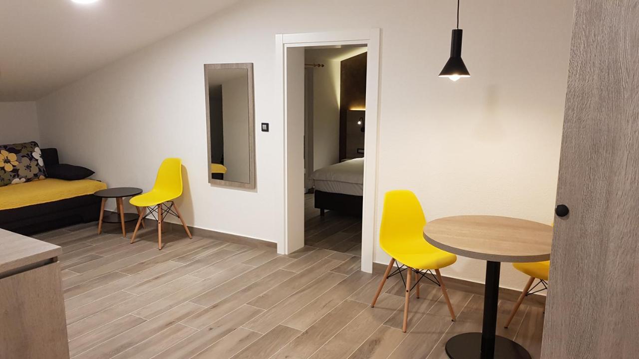 Premium Appartments Suha Punta Kampor Eksteriør billede